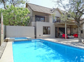  BushGlam Luxury Holiday Home  Hoedspruit